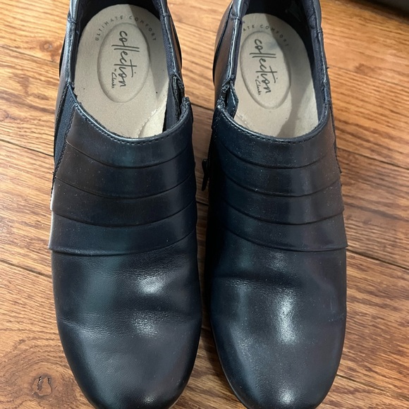 Clarks Shoes - Navy Blue Leather Slip-On Shoes